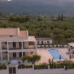 Daisy's Garden - With Private Pool, Ideal For Large Groups, By Zantewize