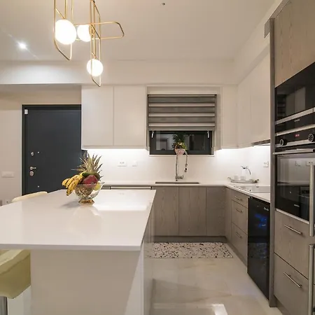 ヴィラ Daisy's Garden - With Private Pool, Ideal For Large Groups, By Zantewize