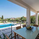 Βίλα Daisy's Garden - With Private Pool, Ideal For Large Groups, By Zantewize *
