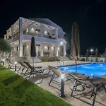 Daisy's Garden - With Private Pool, Ideal For Large Groups, By Zantewize Βίλα