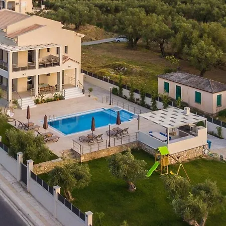 Daisy's Garden - With Private Pool, Ideal For Large Groups, By Zantewize Villa *