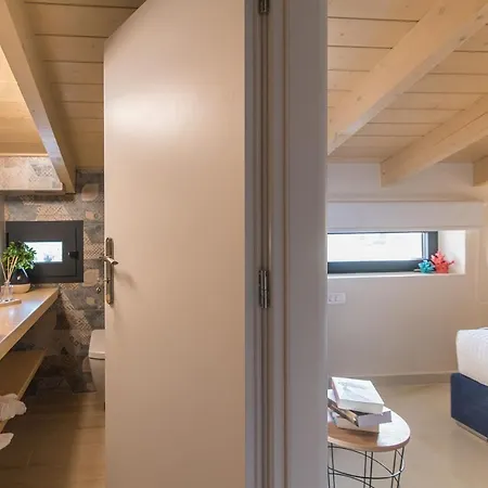 Daisy's Garden - With Private Pool, Ideal For Large Groups, By Zantewize Drakas