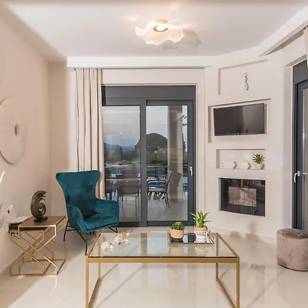 Daisy's Garden - With Private Pool, Ideal For Large Groups, By Zantewize Villa *